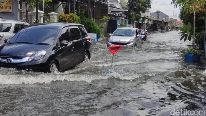 banjir di Sidoarjo rendam 10 desa