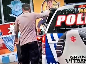 Gercep Polisi Evakuasi Bocah Kejang di Jalur Wisata Sukabumi