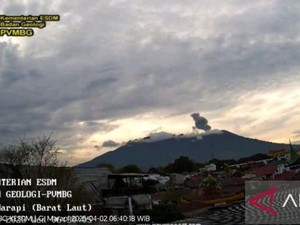 Gunung Marapi di Sumbar Erupsi Pagi Ini, Tinggi Kolom Abu 350 Meter