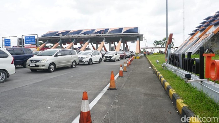 Exit Bandar.