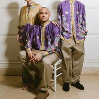 Pelantun Sunny yang akrab disapa Unge itu sendiri memilih kaftan dengan potongan leher cheongsam saat membuka ‘open house’ untuk menyambut teman dan saudara. Foto: Instagram @itsmebcl