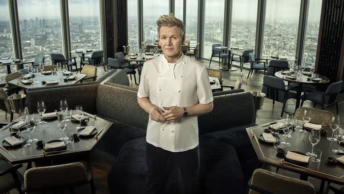 Gordon Ramsay Kehilangan Hampir 500 Patung Kucing di Restonya, Rugi Rp 45 Juta!