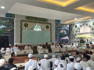 Video Habib Rizieq: Saya Setuju Gaji TNI-Polri Naik, Tapi Fokus Tugas Mereka