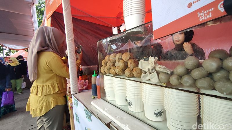 Ilustrasi bakso aci di Garut