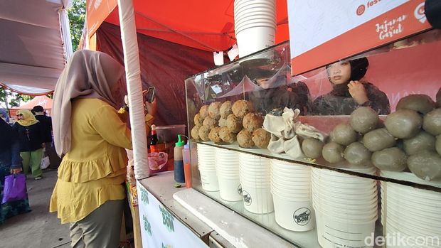 Ilustrasi bakso aci di Garut