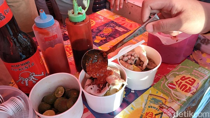 Ilustrasi bakso aci di Garut