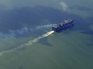 China Temukan 100 Juta Ton Minyak Lepas Pantai