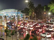 Pemudik Mulai Padati Pelabuhan Bakauheni Malam Ini