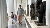 Tak hanya itu, berburu foto dengan pasangan pun juga masih dapat dilakukan.
