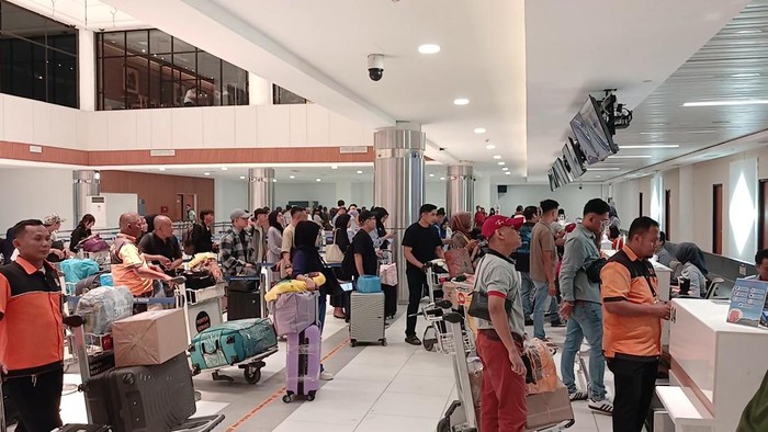 Penumpang di Bandara Hang Nadim Batam. (Alamudin Hamapu/detikSumut)