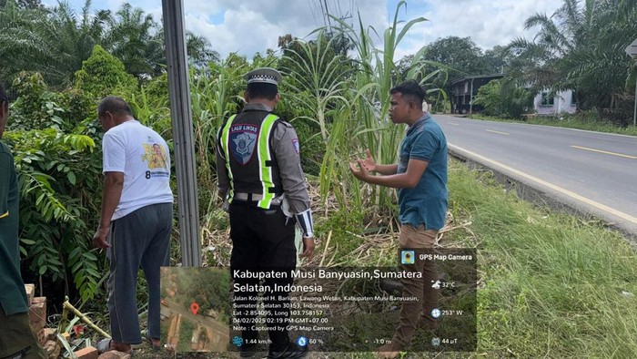 Polisi mendatangi lokasi Agya masuk semak-semak