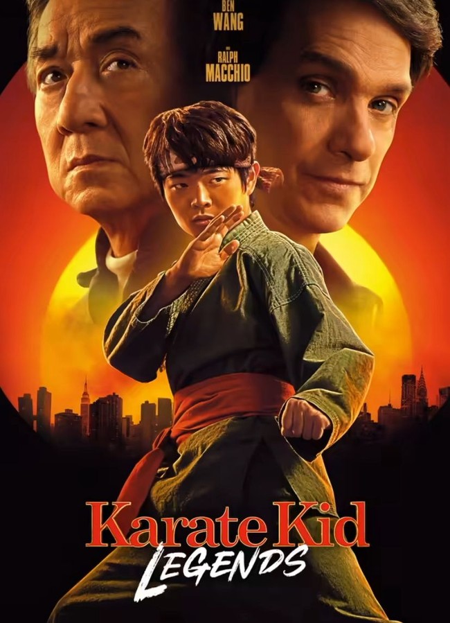 Sadie Stanley adalah aktris muda asal Amerika yang berperan dalam Karate Kid 2 (2025). Wanita yang populer lewat Disney Channel itu bermain sebagai Mia, teman dari karakter Li Fong yang diperankan Ben Wang.Foto: dok. Instagram @sonypictures