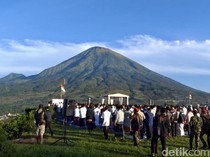 Terpopuler: Iduladha dengan View Tercantik & Ratusan Turis Ditangkap di Singapura