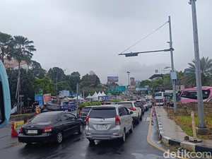 25 Ribu Kendaraan Masuk Puncak Bogor Pagi Ini, One Way Diterapkan