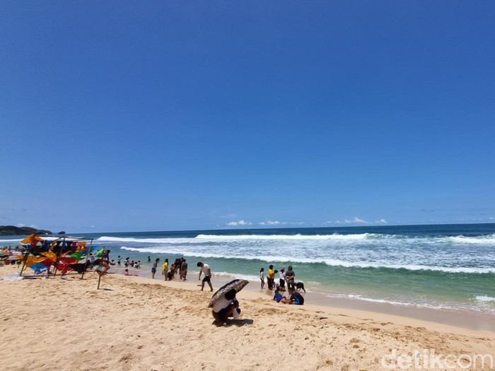 Suasana di Pantai Sepanjang, Gunungkidul, Rabu (2/4/2025).