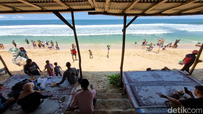 Suasana di Pantai Sepanjang, Gunungkidul, Rabu (2/4/2025).