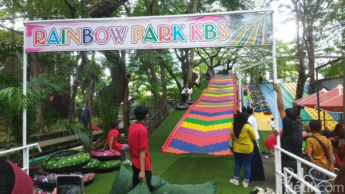 Suasana KBS di hari ketiga Lebaran. Suasana KBS di hari ketiga Lebaran.