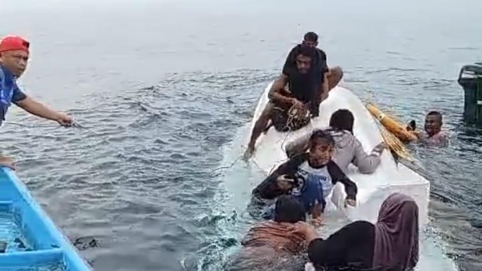 Sepedboat tenggelam di Perairan Ternate. Dokumen Istimewa