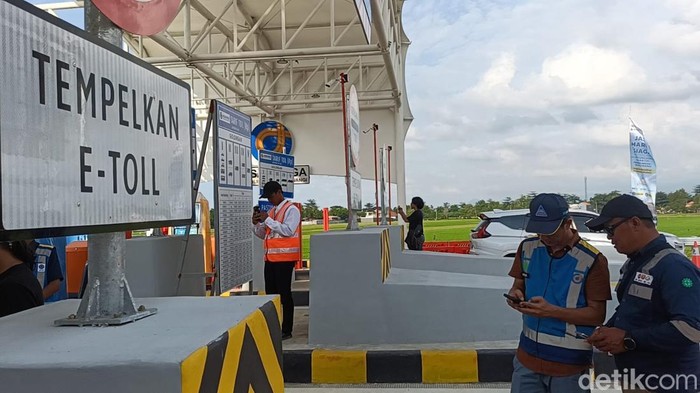 Tol Probowangi jelang arus balik Lebaran 2025.