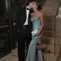 Pra-pesta ultah David Beckham juga menjadi ajang Cruz mengenalkan pacarnya yang sempat jadi kontroversi karena perbedaan usia mereka. Cruz dan Jackie Apostel pun tak ragu untuk menampilkan kemesraan. Foto: Instagram