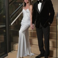 David Beckham memperingati ulang tahunnya lebih cepat dengan menggelar pesta spesial di Miami baru-baru ini. Dalam postingan terbaru, mantan pesepakbola itu terlihat menghabiskan malam yang seru dan stylish bersama orang-orang terdekat.Foto: Instagram