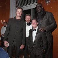 Begini potret stylish David Beckham yang masih tampan dan awet muda di usia hampir 50 tahun bersama para legenda di dunia olahraga, termasuk Tom Brady dan Shaquille O’neal. Foto: Instagram