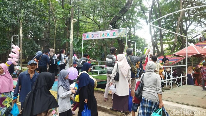 Wahana baru di KBS dipadati pengunjung.