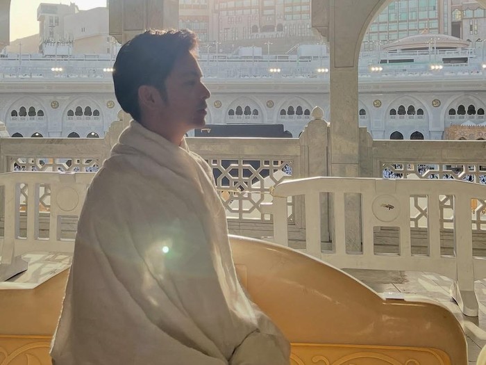 Angga Yunanda dan. Shenina Cinnamon Lebaran di Makkah
