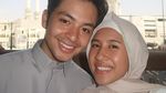 Potret Angga Yunanda dan Shenina Lebaran Pertama Sebagai Suami-Istri di Makkah