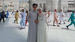 Potret Angga Yunanda dan Shenina Lebaran Pertama Sebagai Suami-Istri di Makkah