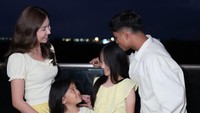 Bali. Terima kasiihh Tuhan, waktu, and my family, tulis Betrand Peto dalam unggahan di Instagram miliknya. Foto: instagram Betrand Peto
