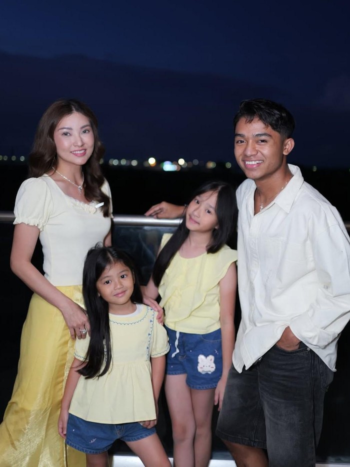 Betrand Peto Betrand Peto liburan ke Bali