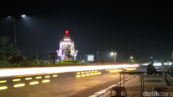 Bundaran Giri Menang Square lokasi pos pengamanan saat puncak libur lebaran di Lombok Barat.