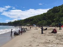 Lebaran 2025, Pantai Sawarna Diserbu Wisatawan