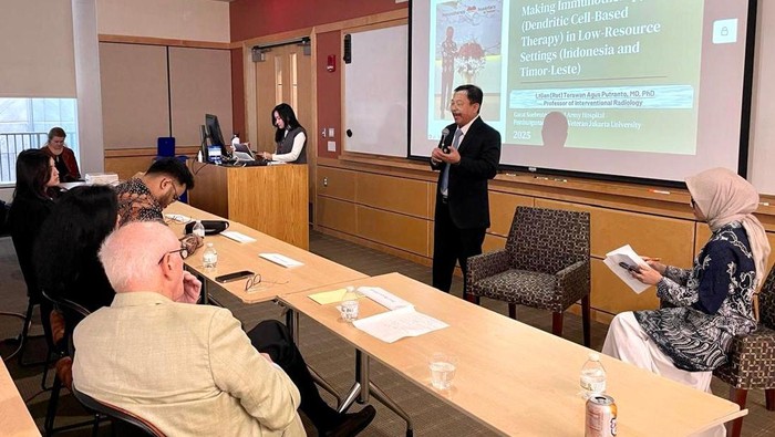 Penasihat Khusus Bidang Kesehatan Presiden, Terawan Agus Putranto, memberikan kuliah umum di Harvard Medical School (Sekolah Kedokteran Harvard) di Boston, Massachusetts, Amerika Serikat (AS). Salah satu hal yang dia paparkan adalah mengenai Immunotherapy Nusantara.