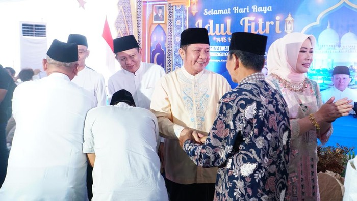 Gubernur Sumsel Herman Deru saat silaturahmi dengan warga OKU Timur.