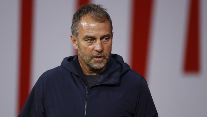 Soccer Football - Copa del Rey - Semi Final - Second Leg - Atletico Madrid v FC Barcelona - Metropolitano, Madrid, Spain - April 2, 2025 FC Barcelona coach Hansi Flick before the match REUTERS/Juan Medina