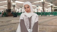 Ibunda Kamari Sky Wassink itu juga membagikan momen saat berada di Arab Saudi, salah satunya di Madinah.  (Instagram Jennifer Coppen)