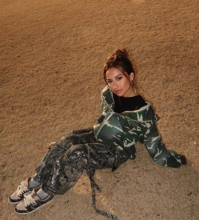 Foto liburan Jennifer Coppen