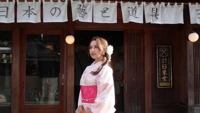 Seru Banget Liburan Jennifer Coppen, dari Jepang Hingga Saudi