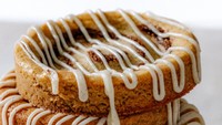 Siapa yang pernah menyangka bahwa Cinnamon Roll bisa hadir dalam bentuk cookies? Last Crumb memadukan dua hidangan tersebut menjadi inovasi yang unik. Foto: Instagram/lastcrumb