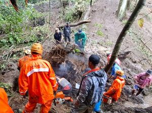 Arus Lalin dari Kota Batu ke Mojokerto via Cangar Dialihkan Imbas Longsor