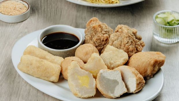 Lemak Nian! 5 Pempek Enak dengan Rating Tertinggi di Palembang Lemak Nian! 5 Pempek Enak dengan Rating Tertinggi di Palembang