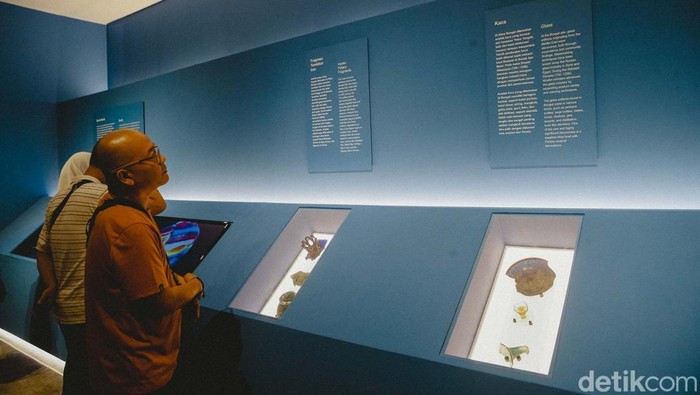 Melihat Peradaban Islam Indonesia di Pameran Misykat Museum Nasional Sebuah pameran yang menampilkan koleksi terkait sejarah peradaban Islam di Indonesia. Pameran ini bernama Misykat yang berlangsung di Museum Nasional Indonesia, Jakarta.