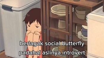 Pura-pura ceria dan ramah waktu ketemu orang. Abis itu mojok dan mengurung diri. Foto: Instagram @basicallykidding