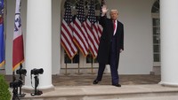 Presiden Amerika Serikat (AS) Trump resmi menetapkan pajak impor baru untuk barang dari sejumlah negara. AP/Evan Vucci