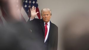 Momen Trump Balas Dendam Umumkan Perang Dagang