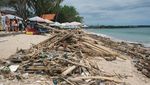 Pantai Kuta Bali Dipenuhi Sampah Kayu dan Plastik