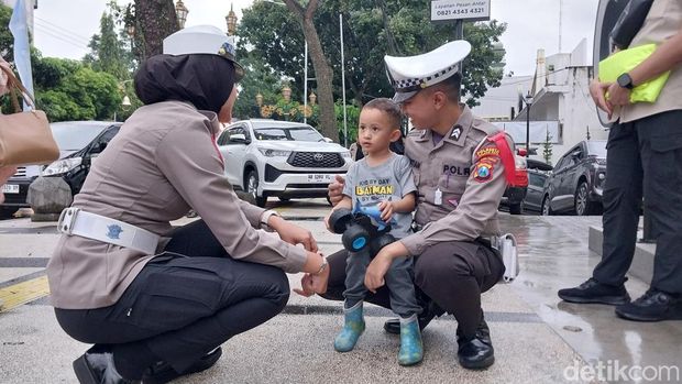 Pastikan Liburan Aman-Nyaman Kapolresta Malang Kota Sapa Wisatawan