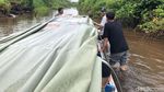 Potret Pemudik yang Akan Balik ke Perantauan Terjebak Sungai Surut